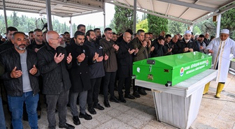 Adana Seyhan'da 27 Ekim'deki kazada ölen otomobil sürücüsü toprağa verildi