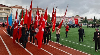 Adıyaman Gölbaşı'nda 29 Ekim Cumhuriyet Bayramı yağış nedeniyle erken sona erdi