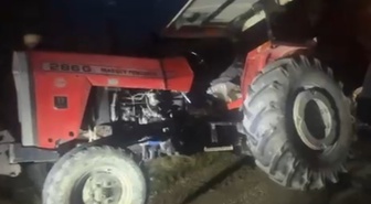 Adıyaman'ın Besni ilçesinde kamyonet ile traktör çarpıştı, 2 sürücü yaralandı