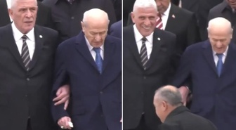 Anıtkabir'de dikkat çeken görüntü! Bahçeli ve Dervişoğlu kol kola yürüdü
