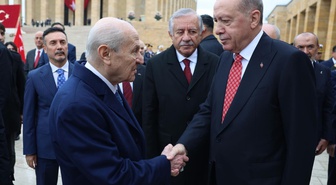 Cumhuriyet’in 103. yılında anlamlı tercih! Cumhurbaşkanı Erdoğan’ın kravatı gözlerden kaçmadı