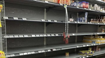 Hükümetin uyarısıyla halk marketleri boşalttı! Ülke kıyamete hazırlanıyor
