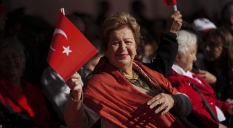 İzmir ve çevre illerde Cumhuriyet'in 103. yıl dönümü kutlandı
