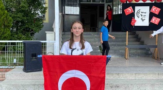 Karadeniz Ereğli'de Cumhuriyet'in 103. yılı ortaokulda törenle kutlandı