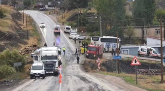 Şırnak Uludere'de otobüsle tır çarpıştı, 1'i ağır 15 kişi yaralandı