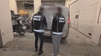 Kanser ilacı taşıdıklarını söylediler! Sultanbeyli'de minibüsten 1 milyon 642 bin sentetik hap çıktı