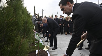 TDT Zirvesi'ne katılan liderler, Türk Devletleri Medeniyet Parkı'nda fidan dikti