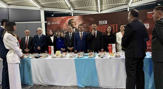 Zonguldak Valisi Hacıbektaşoğlu, 29 Ekim resepsiyonunda 103. yılı kutladı