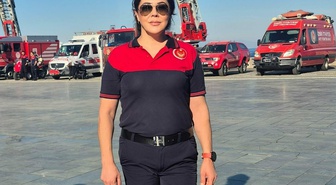 İzmir depreminde oğlunu kaybeden anne kurtarıcı oldu! Enkazın başında 23 saat beklemişti