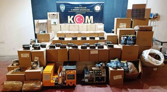 Bursa'da kaçak tütün operasyonunda 627 bin makaron ele geçirildi, 4 şüpheli yakalandı