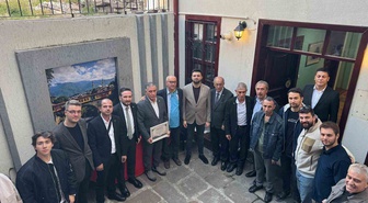 Bursaspor ve Bursa Fan Clup yönetimi maç öncesi Ankara-Bursa Derneği'ni ziyaret etti