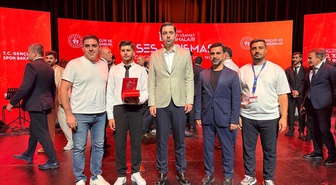 Diyarbakırlı genç, Türkiye finalinde Celal Güzelses'in eseriyle üçüncü oldu