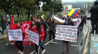 Ekvador'da yaklaşık 100 kişi Noboa hükümetini başkent Quito'da protesto etti