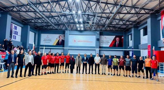 Gölpazarı'nda Kurumlar Arası Voleybol Turnuvası'nı Açık Ceza İnfaz Kurumu kazandı