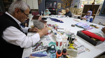 Hendek'teki huzurevinde 50 kişi sanat ve bocceyle günlerini dolu dolu geçiriyor