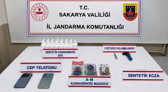 Sakarya'da dur ihtarına uymayan uyuşturucu zanlısı yakalanıp tutuklandı