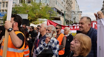 Yunanistan'da limanlar 'savaşa hayır' grevi nedeniyle 24 saat hizmet vermedi
