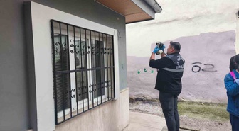 Denizli Pamukkale'de muhtarlık kamerası sökülüp boş bahçeye atıldı