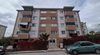 Eskişehir'de 2 yaşındaki kız çocuğu 4 katlı binanın ikinci katından düşerek yaralandı
