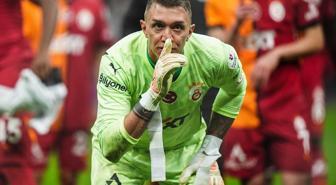 Muslera, adeta Galatasaray'a veda etti