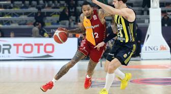 Basketbolda Fenerbahçe-Galatasaray maçı yarıda kaldı