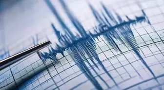 İzmir'de 4 büyüklüğünde deprem