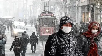 İstanbul'a peş peşe uyarılar! AKOM kar yağışı için gün verdi