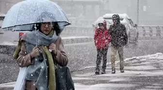 Meteoroloji 26 ili sarı kodla uyardı! İstanbul'a bile kar yağışı göründü