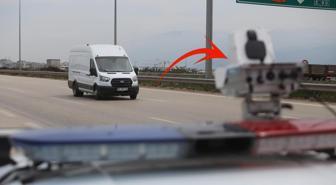 1 yıldır yol kenarlarında! Aynı anda 4 araca ceza kesebiliyor