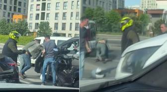 Ortalık fena karıştı! Akan trafikte yerde yuvarlandılar