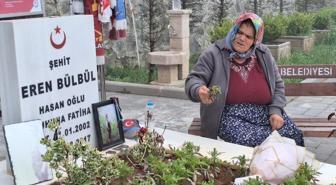 Eren Bülbül'ün annesi Ayşe Bülbül, PKK'nın silah bırakmasını değerlendirdi