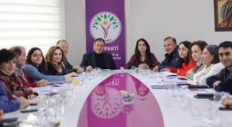 DEM Parti MYK'sı süreci ele aldı: İmralı'yı ziyaret edenlere yasal güvence talep edilecek
