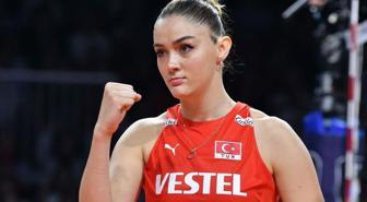 Zehra Güneş Vegas'ta! Tatil kombinine beğeni yağdı