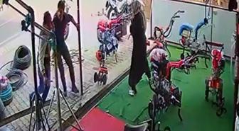 Olası kadın cinayetini canı pahasına araya giren esnaf engelledi