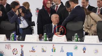 Görüntü bomba! Erdoğan, Macron'un beden diliyle üstünlük kurma çabasına izin vermedi