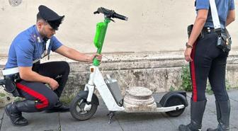 Alman turist elektrikli scooter ile tarihi eser kaçırırken yakalandı