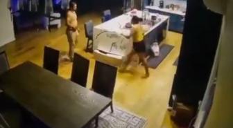 Tartışma sırasında kendisine bıçakla saldıran karısını tabanca ile öldürdü