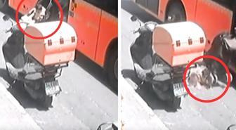 Şoförün dikkatsizliği faciaya neden oluyordu! Bebek arabası kapıya sıkıştı, çocuk yere düştü