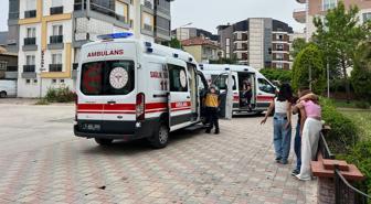 Liseli kızların sosyal medya kavgasında araya giren 2 kız bıçaklandı
