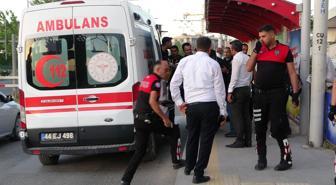 Otobüste tartışan 2 kadın indikleri durakta birbirlerini bıçakladı