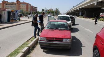 Çaldığı otomobilin yakıtı bitince çalışır durumdaki başka otomobili çaldı