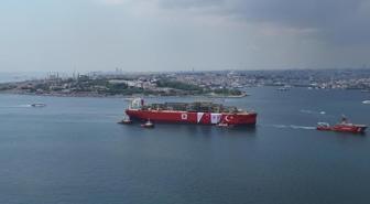 İstanbul Boğazı'nda tarihi görüntüler! Geçişi 11 saat sürecek