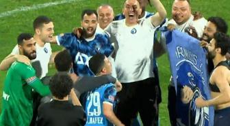 Ligi ikinci bitirip, şampiyonluk kutladılar