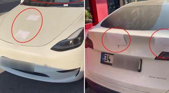 Aracını yolun ortasında bıraktı, esnaf 3 dilde 'Ben eşeğim' yazılı not yapıştırdı
