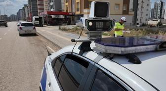Hız ve kemer kontrolü yapacak yeni radar sistemi geliyor! Anında ceza kesilecek