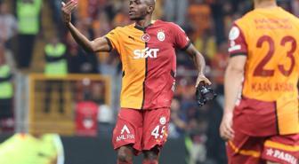 Devre arasında gerginlik! Osimhen, Ba'yı soyunma odası koridoruna çağırdı