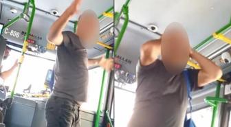 İki öğrenciyi otobüste taciz etti, yakalanınca kendini tokatladı