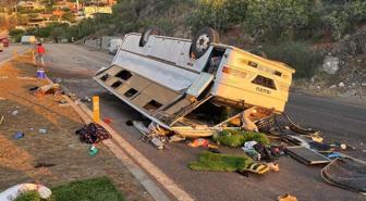 Hatay'da midibüs devrildi: 25 yaralı
