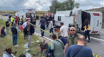 Taziye dönüşü midibüs şarampole devrildi: 2 ölü, 27 yaralı