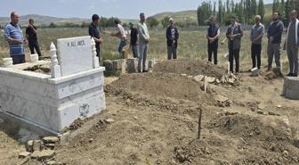 6 yıldır süren seçim husumetinde yine kan aktı: Baba ve oğul toprağa verildi